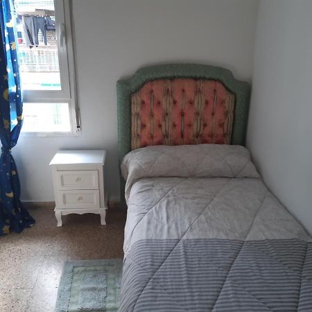 Room In Guest Room - Peaceful Accommodation In Madrid Near Atocha Zewnętrze zdjęcie
