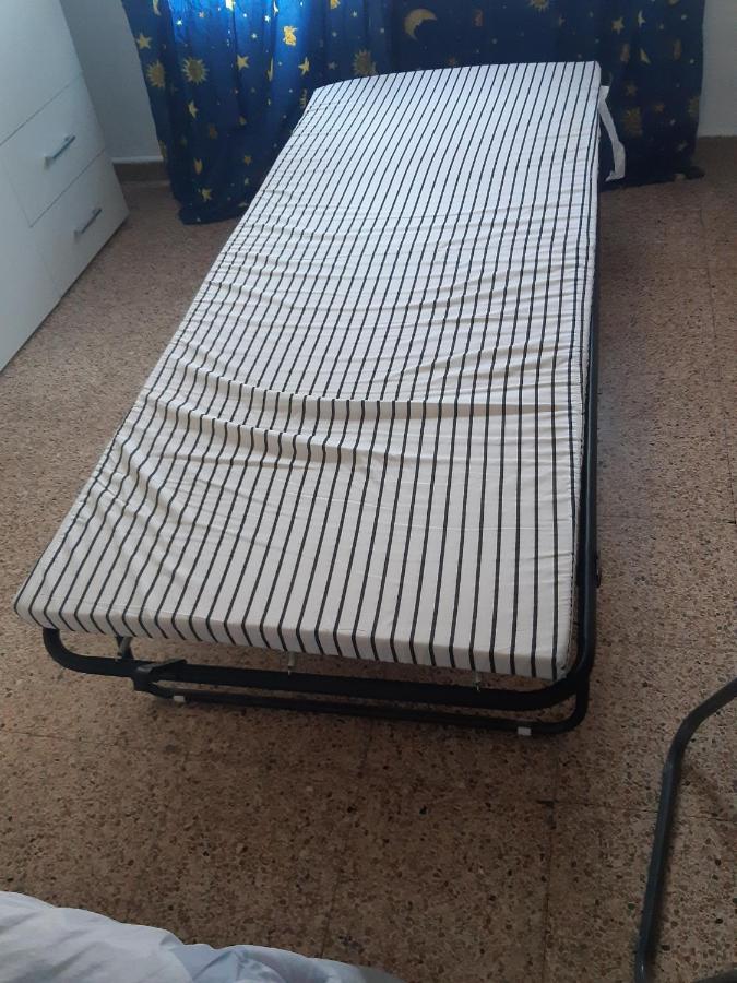 Room In Guest Room - Peaceful Accommodation In Madrid Near Atocha Zewnętrze zdjęcie